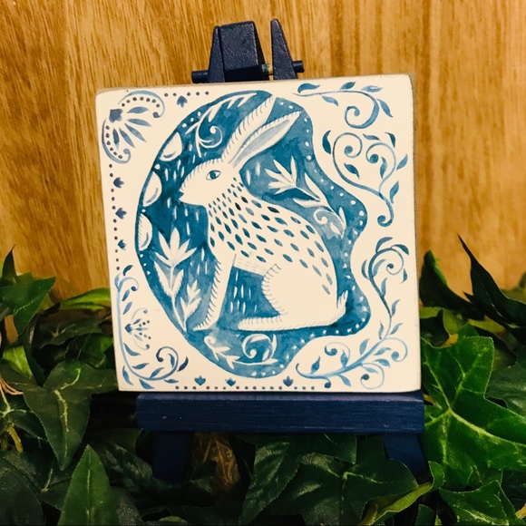 RABBIT PICTURE WITH EASEL FOR  DECOR AND EASTER - Picture 3 of 8